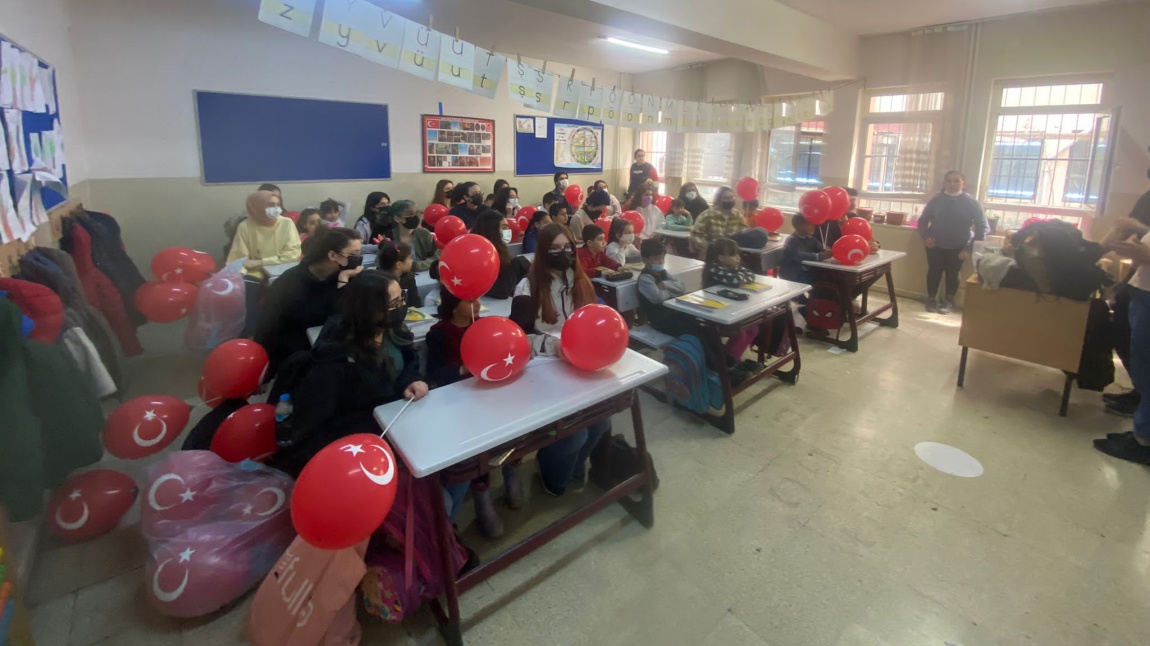 Beyoğlu Anadolu Lisesi Öğrencileri 23 Nisan Ulusal Egemenlik ve Çocuk Bayramı Sebebiyle Okulumuzu Ziyaret Etti